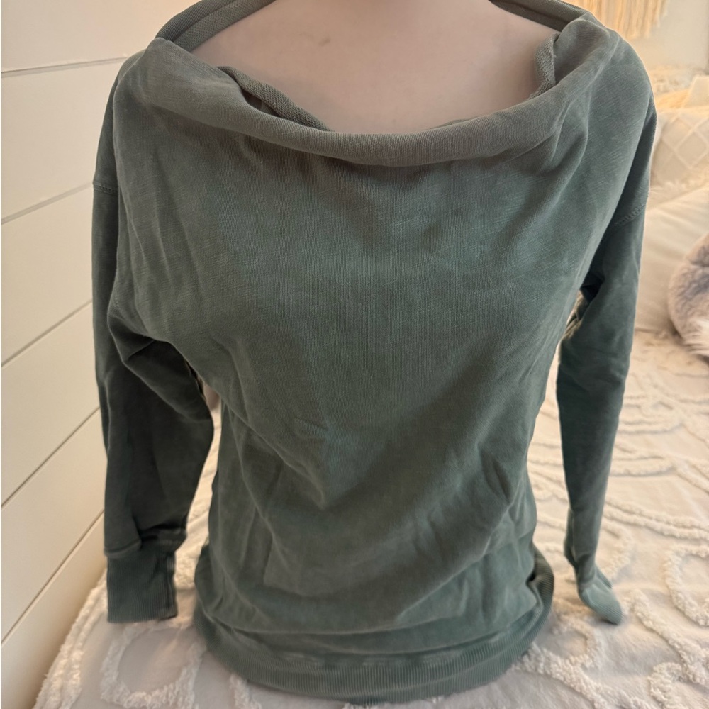 Women's Green Sweater - Picture 1 of 10